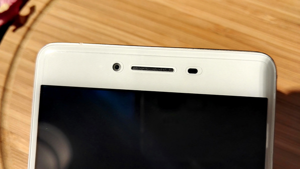 OPPO R7s评测：续航持久充电快，解决你的手机续航焦虑与拍照需求